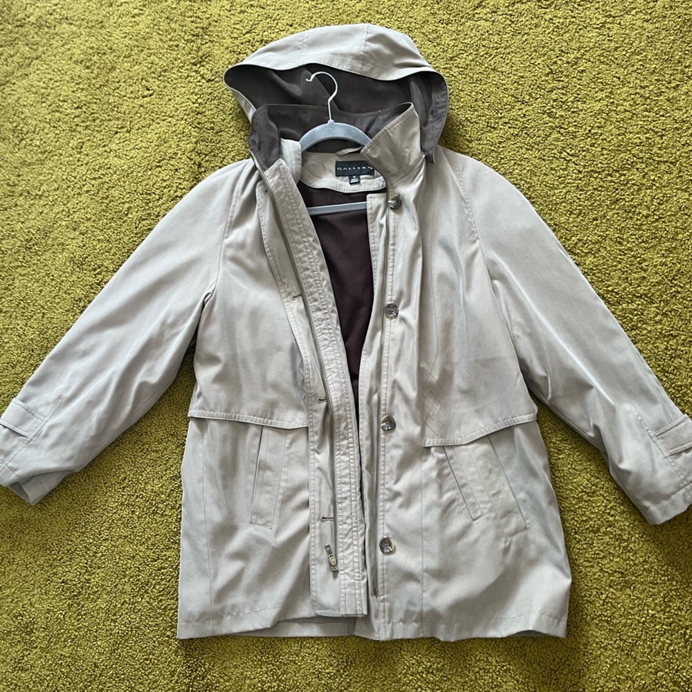 Gallery Tan Jacket with Brown Lining